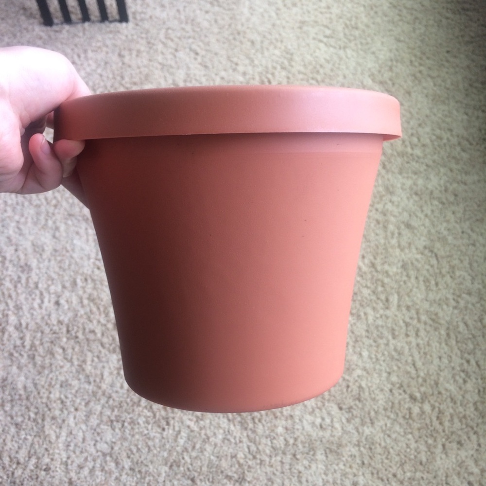 NWT Plastic Pot Planter